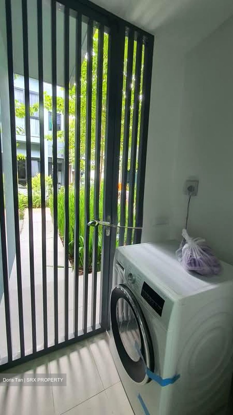 Kent Ridge Hill Residences (D5), Terrace #582350641